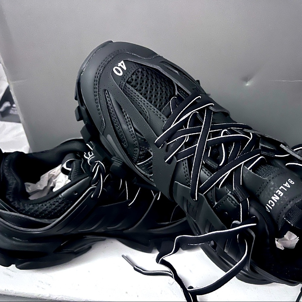 Balenciaga track trainer size 7